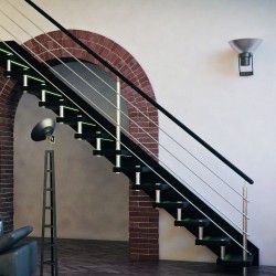 Escalier droit en entretoises en inox peint en noir