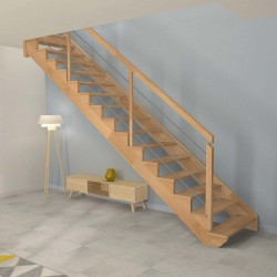 Escalier droit à limon crémaillère bois d'un côté et poteaux bois, modèle design sans contremarche